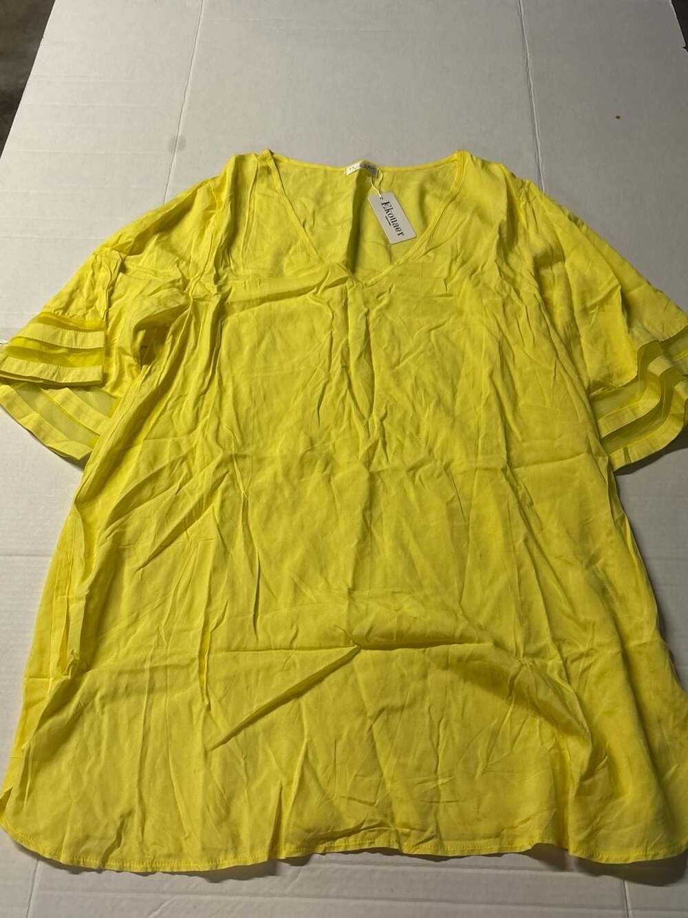 Ekouaer Yellow V-Neck Short Sleeve Top Women’s Large Brand New with Tags